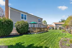 3603 Great Laurel Ln, Fairfax, VA 22033 - Photo 4