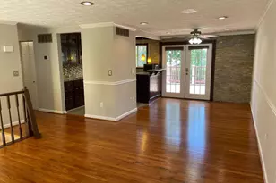 4502 Cub Run Rd, Chantilly, VA 20151 - Photo 4