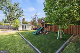 2411 Stokes Ln, Alexandria, VA 22307 - Photo 10