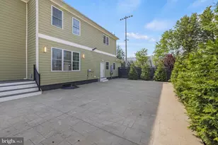 2411 Stokes Ln, Alexandria, VA 22307 - Photo 12
