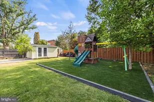2411 Stokes Ln, Alexandria, VA 22307 - Photo 6