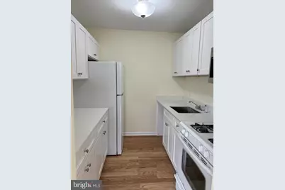 2754 Hollywood Road #104, Falls Church, VA 22043 - Photo 8