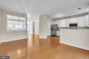 2110 Capstone Cir, Herndon, VA 20170 - Photo 16