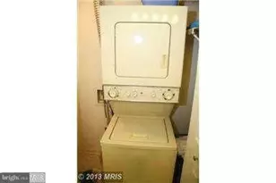 3178 Summit Square Dr, Oakton, VA 22124 - Photo 4