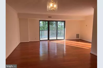 8370 Greensboro Drive #216, McLean, VA 22102 - Photo 4