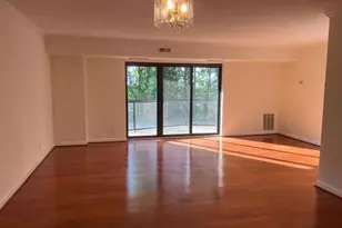8370 Greensboro Dr, McLean, VA 22102 - Photo 4