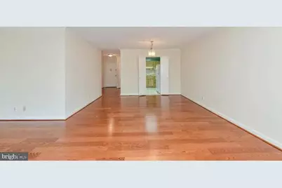 8370 Greensboro Drive #216, McLean, VA 22102 - Photo 6