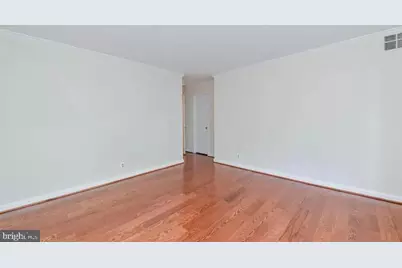 8370 Greensboro Drive #216, McLean, VA 22102 - Photo 8