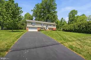 12106 Ruffin Dr, Fairfax, VA 22030 - Photo 2