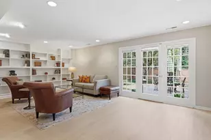 9251 Bailey Ln, Fairfax, VA 22031 - Photo 6