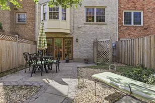 9251 Bailey Ln, Fairfax, VA 22031 - Photo 8