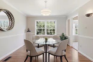 9251 Bailey Ln, Fairfax, VA 22031 - Photo 4