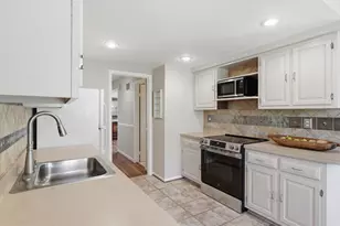 9251 Bailey Ln, Fairfax, VA 22031 - Photo 14