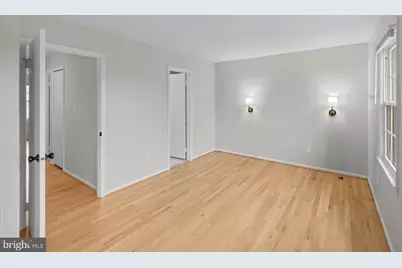 8640 Dellway Lane, Vienna, VA 22180 - Photo 16