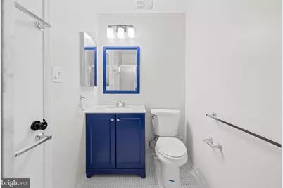 8640 Dellway Lane, Vienna, VA 22180 - Photo 20