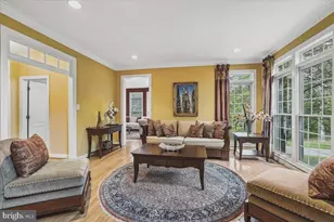 8220 Roseland Dr, Fairfax Station, VA 22039 - Photo 10
