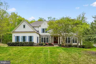 8220 Roseland Dr, Fairfax Station, VA 22039 - Photo 2