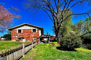 3715 Moss Dr, Annandale, VA 22003 - Photo 6