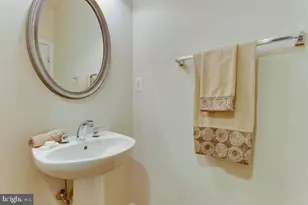2149 Red Vine Dr, Vienna, VA 22182 - Photo 12
