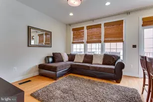 2149 Red Vine Dr, Vienna, VA 22182 - Photo 18