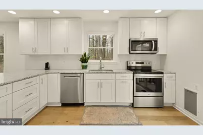 9146 Silchester Court, Burke, VA 22015 - Photo 16