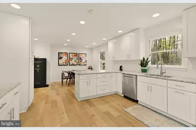 9146 Silchester Court, Burke, VA 22015 - Photo 18