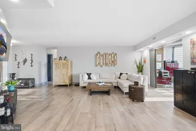 8340 Greensboro Drive #1007, McLean, VA 22102 - Photo 6