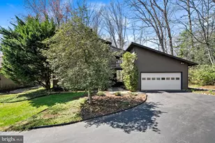 5224 Bradfield Dr, Burke, VA 22015 - Photo 8