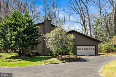 5224 Bradfield Drive, Burke, VA 22015 - Photo 2