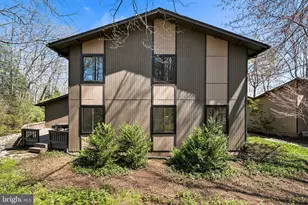 5224 Bradfield Dr, Burke, VA 22015 - Photo 6