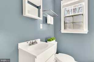 6715 W Wakefield Dr, Alexandria, VA 22307 - Photo 22