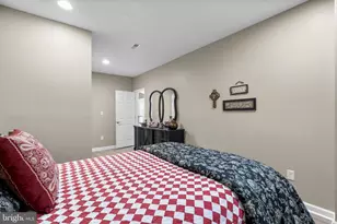 9323 Castle Hill Rd, Springfield, VA 22153 - Photo 62