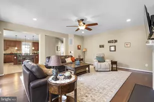 9323 Castle Hill Rd, Springfield, VA 22153 - Photo 30