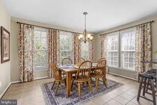 9323 Castle Hill Rd, Springfield, VA 22153 - Photo 24