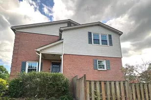 4524 Windsor Arms Ct, Annandale, VA 22003 - Photo 2