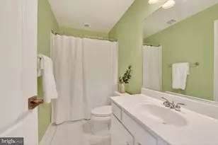 2795 Middleton Farm Ct, Herndon, VA 20171 - Photo 34