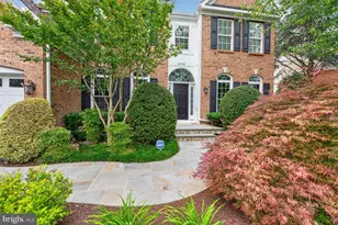 2795 Middleton Farm Ct, Herndon, VA 20171 - Photo 2