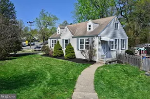 6936 Regent Ln, Falls Church, VA 22042 - Photo 2