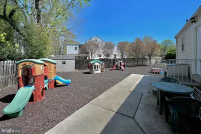 6936 Regent Ln, Falls Church, VA 22042 - Photo 8