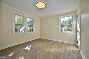 6936 Regent Ln, Falls Church, VA 22042 - Photo 8
