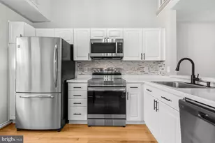 2822 Yarling Ct, Falls Church, VA 22042 - Photo 12