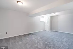 9009 Lake Braddock Dr, Burke, VA 22015 - Photo 24