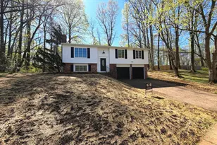 9203 Fox Lair Dr, Burke, VA 22015 - Photo 2