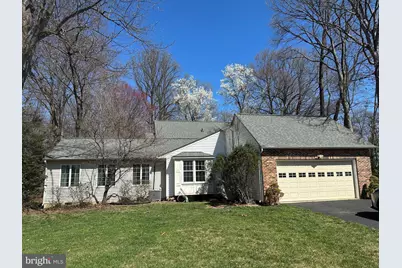 11104 Loran Road, Great Falls, VA 22066 - Photo 2