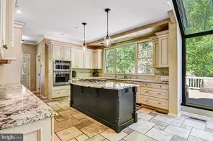 11224 Devereux Manor Ln, Fairfax Station, VA 22039 - Photo 18