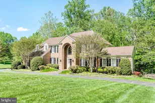 11224 Devereux Manor Ln, Fairfax Station, VA 22039 - Photo 2