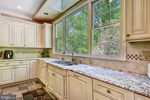 11224 Devereux Manor Ln, Fairfax Station, VA 22039 - Photo 22