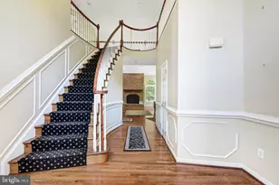 11224 Devereux Manor Ln, Fairfax Station, VA 22039 - Photo 8
