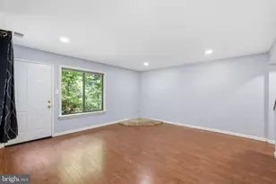 3103 Babashaw Ct, Fairfax, VA 22031 - Photo 2