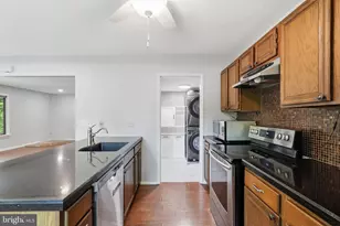3103 Babashaw Ct, Fairfax, VA 22031 - Photo 6